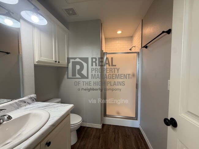 Building Photo - 13057 Raymond Rd