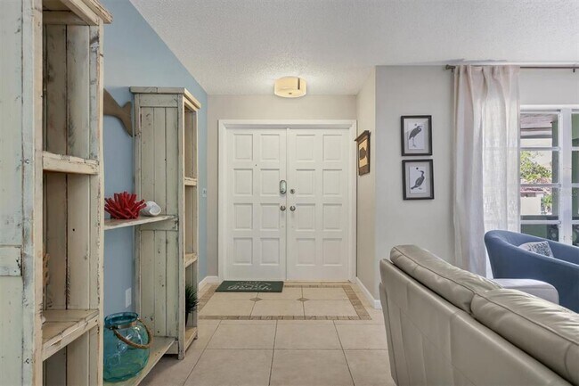 Foto del edificio - 735 Birdsong Ln