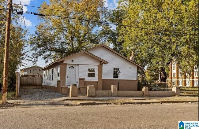 Foto del edificio - 1310 Steiner Ave SW