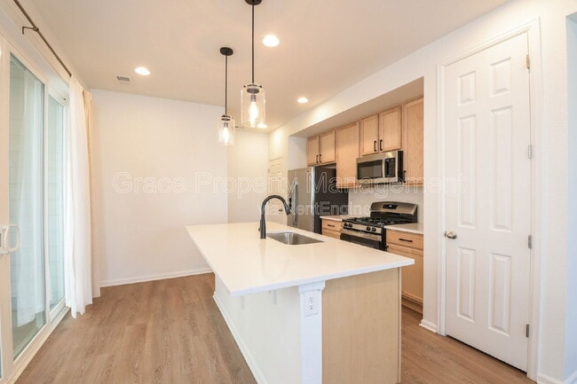 Building Photo - 9681 Truckee St