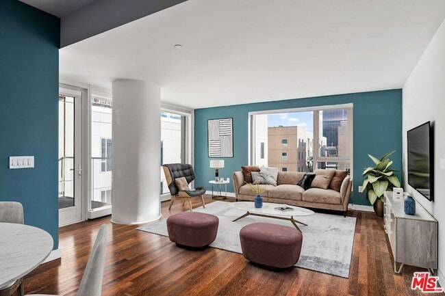 Building Photo - 6250 Hollywood Blvd