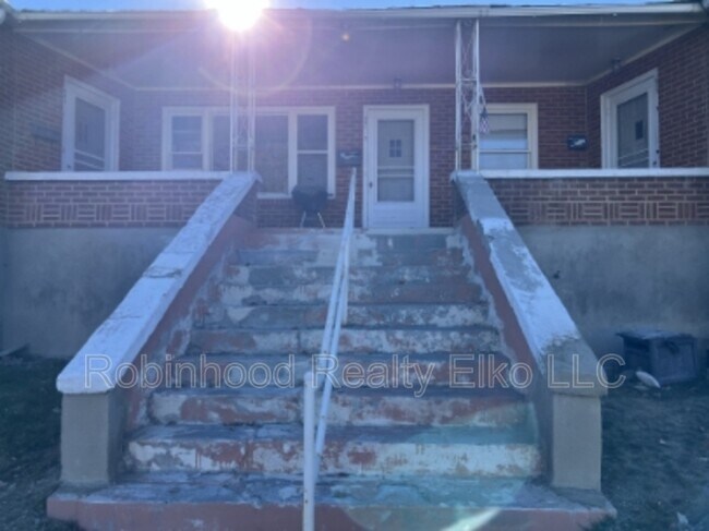 Building Photo - 675 5th St