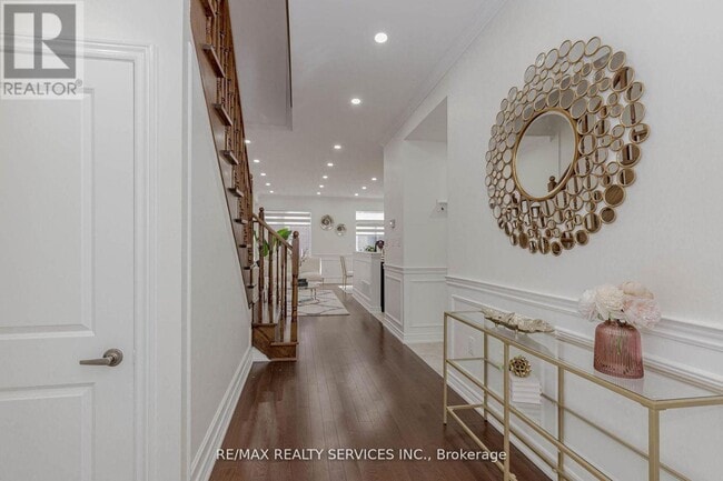 Building Photo - 60 True Blue Cres