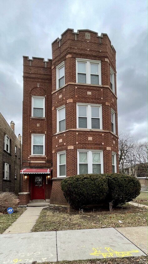 Primary Photo - 11227 S King Dr