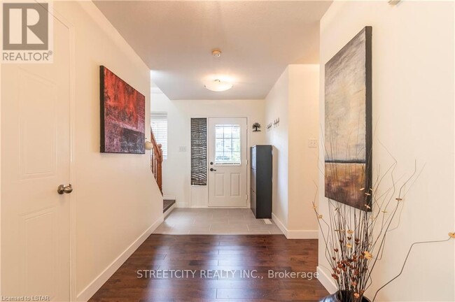 Building Photo - 263 Rossmore Ct