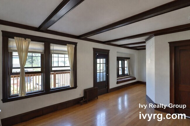 Foto del edificio - 28 Commonwealth Rd