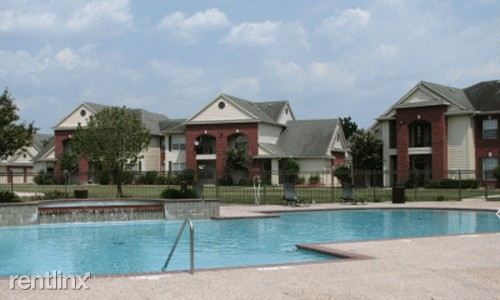 Building Photo - 500 Airtex Dr