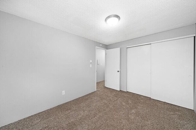 Foto del edificio - Lovely 2 Bedroom, Hurry In Today!! $500 VISA GIFTCARD AT MOVE IN, JUST IN TIME FOR THE HOLIDAYS!