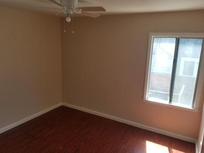 Building Photo - 2 bedroom in San Leandro CA 94577