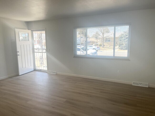 Foto del edificio - 9164 Lander St