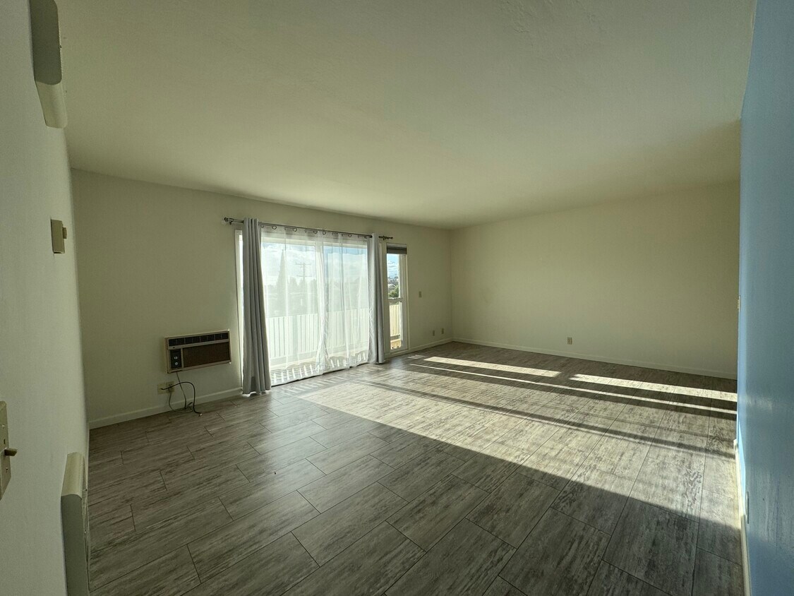 249 Castro St Unit 249, San Leandro, CA 94577 Condo for Rent in San