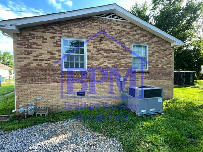 Building Photo - Spacious 3 Bed, 1 Bath Home in Springfield...