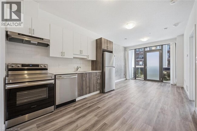 Photo du bâtiment - 1434 Highland Rd W