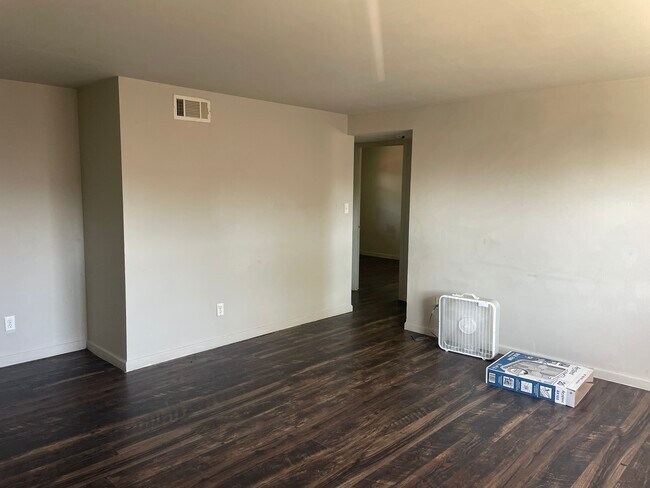 Foto del edificio - 291 S Napoleon Ave