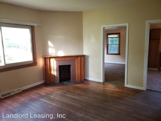 Building Photo - 3 br, 1 bath House - 837 Lake Avenue Down