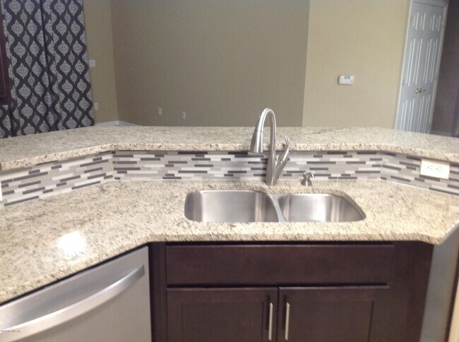 Foto del edificio - 785 Oakleaf Plantation Pkwy