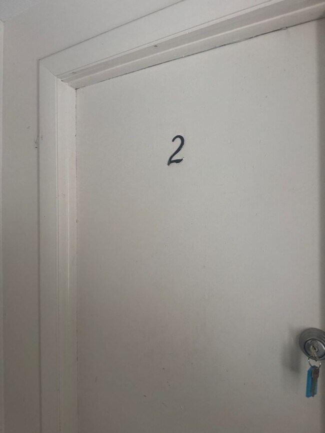 Foto del edificio - One Bedroom Unit--Southwick Ma