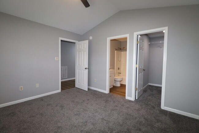 Building Photo - 125 Christopher Dr