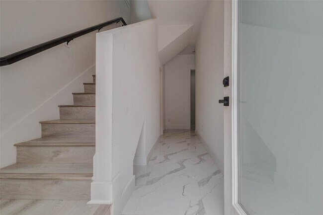 Foto del edificio - 5705 Elysian St