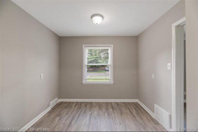 Building Photo - 16500 Salem