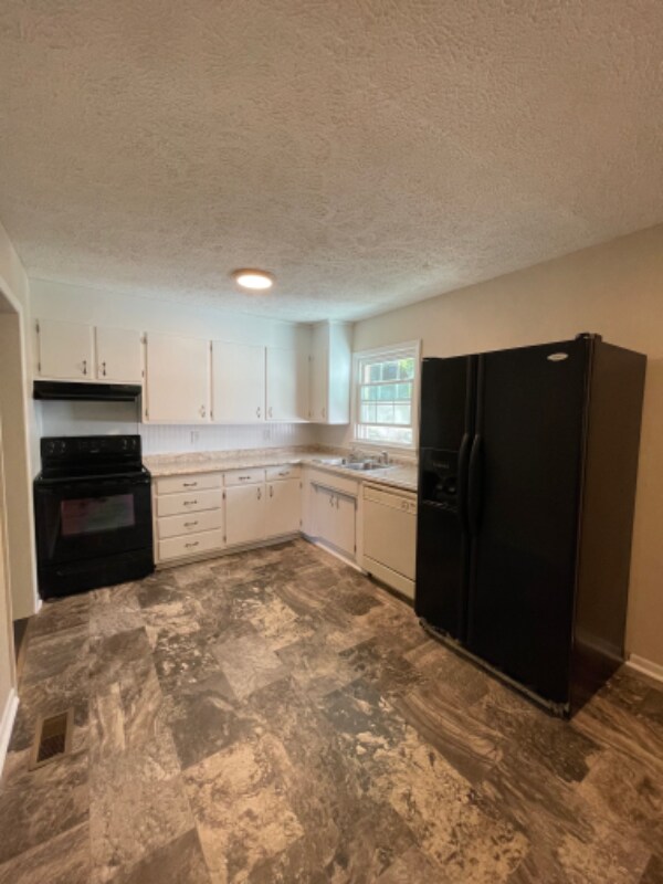 Building Photo - 106 Herbison Ln