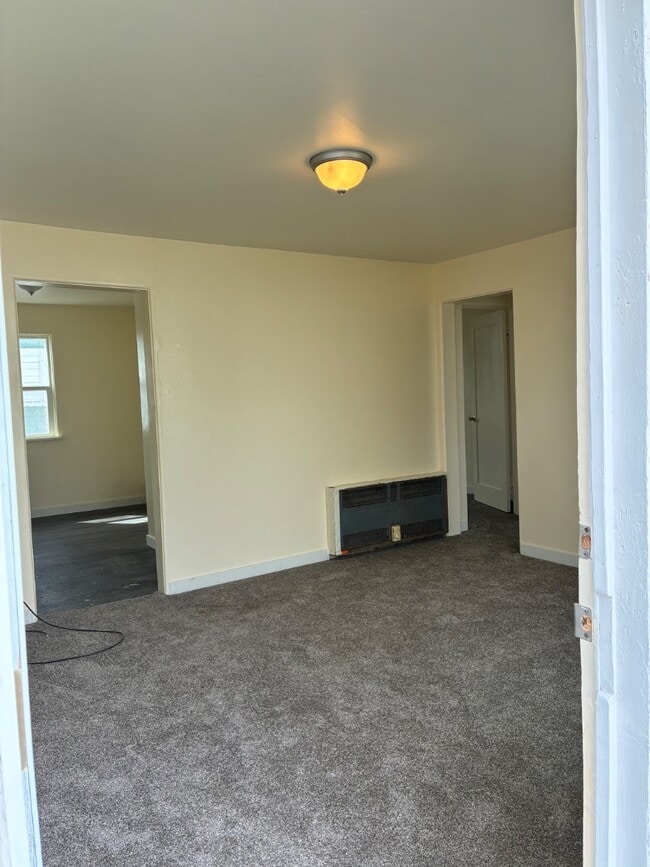 Building Photo - 1134 Elba Ave