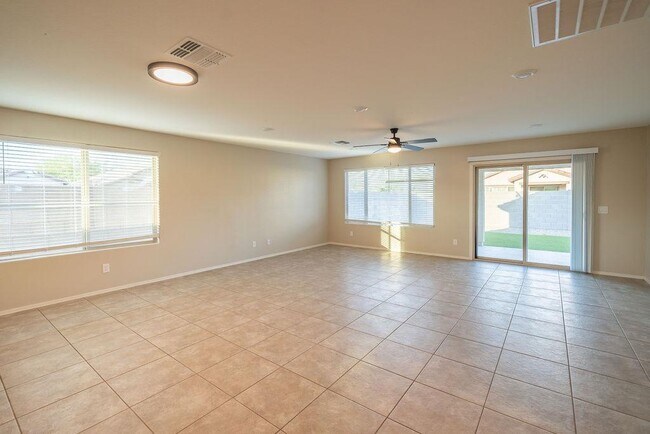 Foto del edificio - 26879 N 173rd Ln