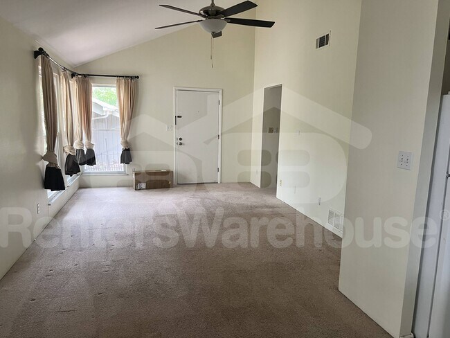 Foto del edificio - 1470 Pine Row Ct