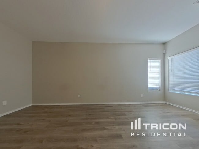 Building Photo - 11409 W Mountain View Dr
