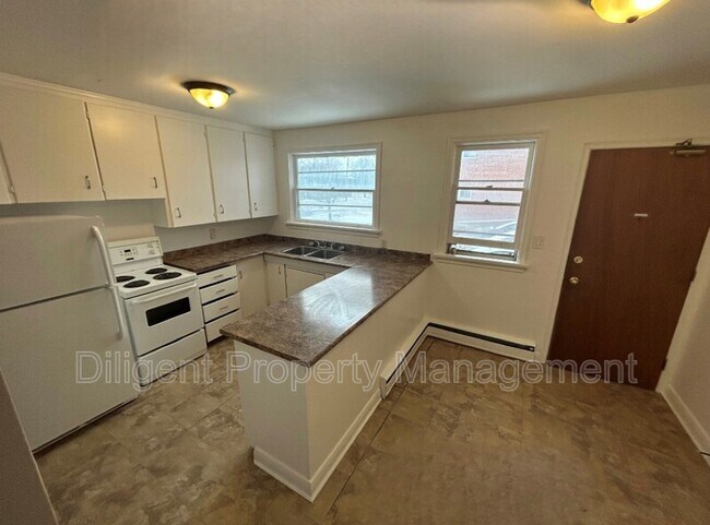 Photo du bâtiment - 399 Elmgrove Ave