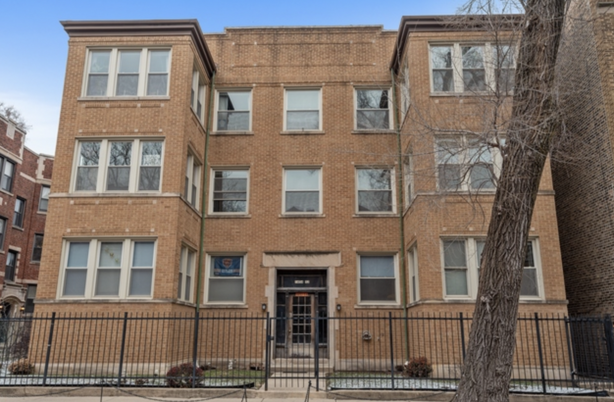 Foto principal - 1452 W Winnemac Ave