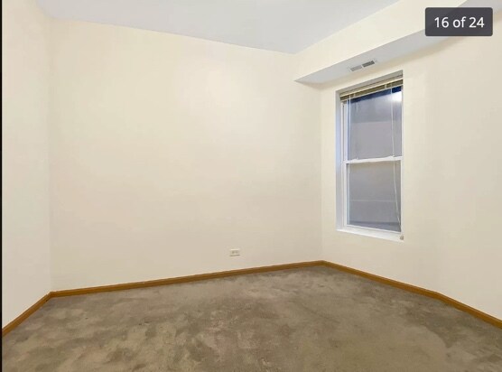 Bedroom - 2924 W Shakespeare Ave