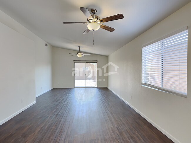Foto del edificio - 2185 W Frostwood Ln
