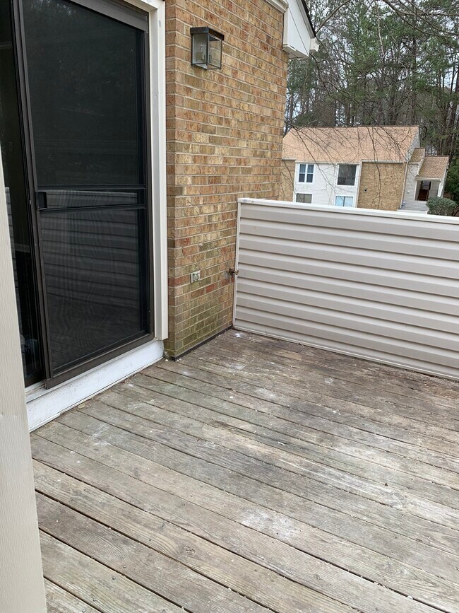 Foto del edificio - 130 Manhattan Ct