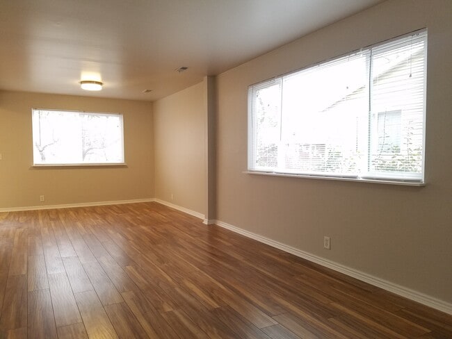 Foto del edificio - 7942 Chadbourne Dr