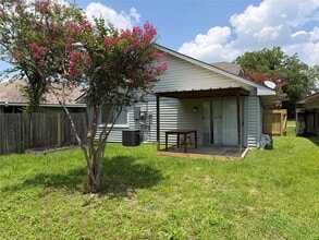 Building Photo - 23423 Tree House Ln