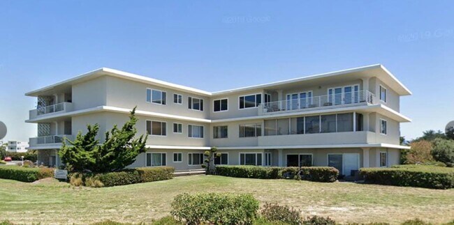 Foto del edificio - 880 W Cliff Dr
