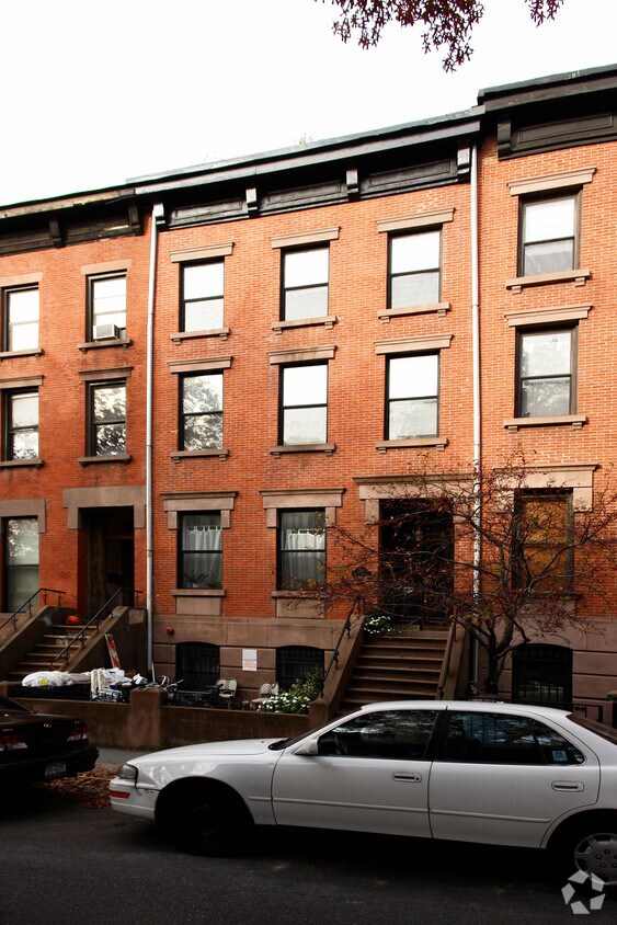 Primary Photo - 358 Henry Street