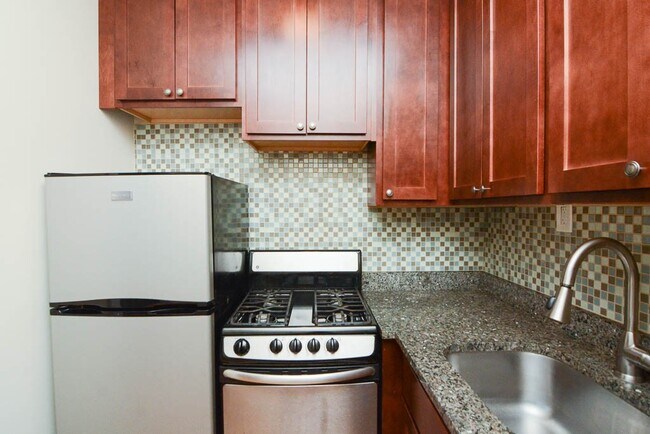 Foto del edificio - 4551 N Damen