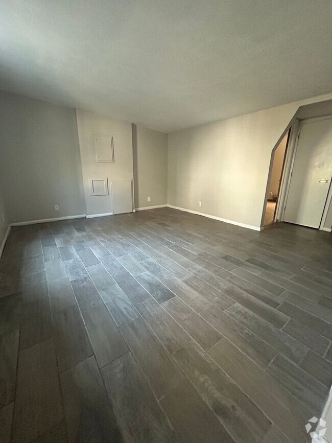 Building Photo - 4640 Izard St