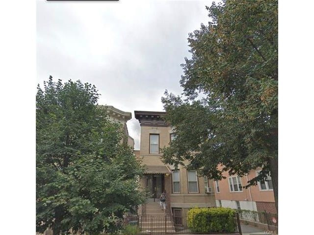 Primary Photo - 1945 Benedict Ave