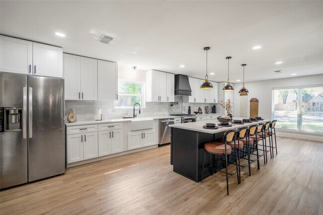 Foto del edificio - 5614 Oakhaven Ln