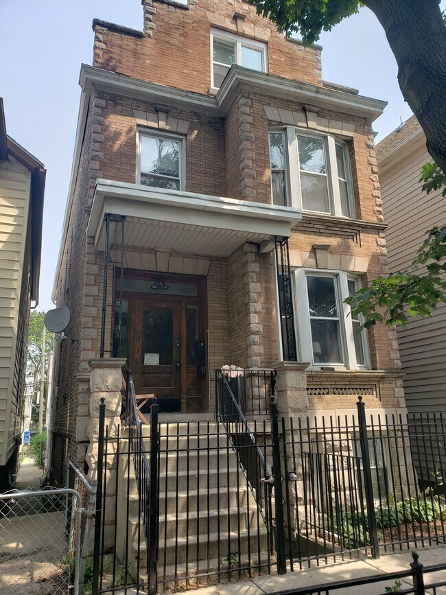 Foto del edificio - 2102 W Barry Ave