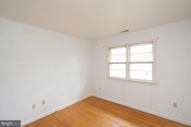Building Photo - 6 Buena Vista Ave