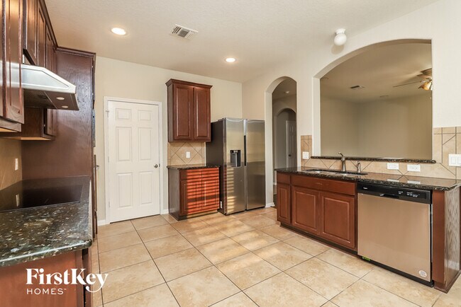 Building Photo - 2204 Oak Valley