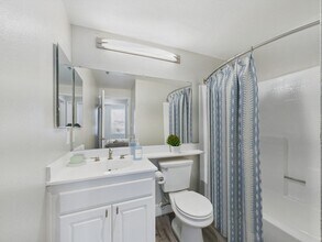 Interior Photo - Madison Hancock Park