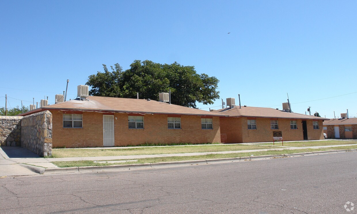 Building Photo - 8940 Lawson St