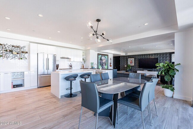 Foto del edificio - 4422 N 75th St