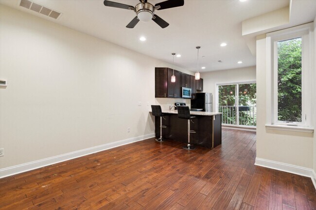 Building Photo - 1521 W Seybert St Building Photo - 1521 W Seybert St