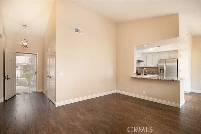 Building Photo - 515 La Costa Dr